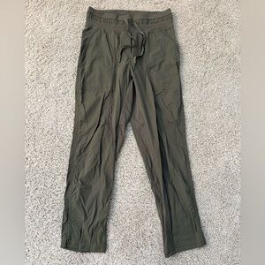 Lululemon Dance Studio Mid-Rise Cropped Pant, Size 2